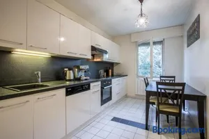 Image of Le Bois Gentil - Grand appartement familial, proche de Genève et du Palexpo