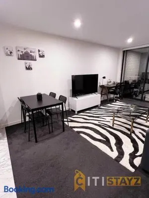 Image of Black & White Delight - 2bd 2bth Apt - Braddon