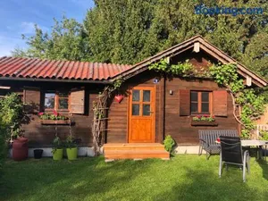 Image of Gemütliche Blockhütte mit großem Garten