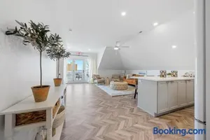 Image of Presidential Suite Sandusky Waterfront Area