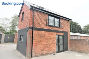 Image of The Coach House - Free Private Parking - by Property Promise