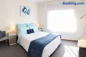 Image of FERNLY BFast, Pets, WiFi Nflx AC Walk2Pizza Liquor Deli,