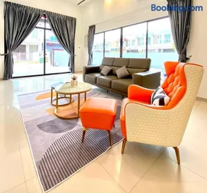 Image of Kuala Selangor Modern Homestay with Pool 20pax