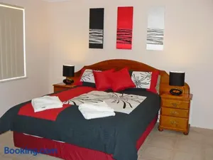 Image of Geraldton Luxury Vacation Home with free Streaming