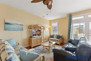 Image of 407 E Palm Rd, Unit 107