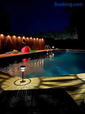Image of Jenny's Cottage WPool 3 Blocks from Downtown