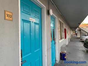 Image of Tiki Lodge Hotel Modesto