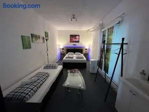 Image of HOSTEL LOVELY ROOMS, city center, shared Bathroom, windows to corridor
