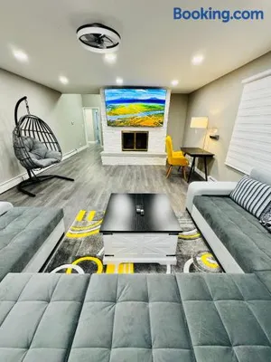 Image of 5 Star Luxury Stay Near Chicago O'hare