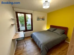 Image of Splendid 92m2 Renovated, 4 Rooms