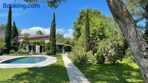Image of B&B Chambre d'hôtes Gai Félibre avec Piscine et Jacuzzi