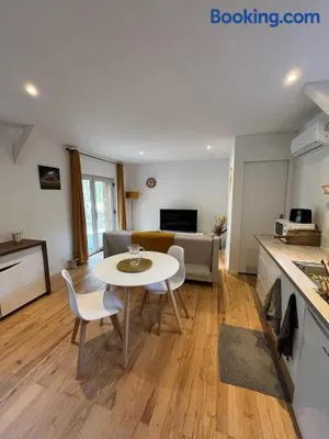 Image of Hébergement GÎTE Domaine de Pinsol