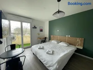 Image of Bel appartement design tout confort (Parking Gratuit) à 10 minutes de Bordeaux