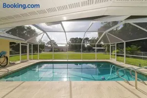 Image of Huge Pool, Close to Beaches, Restaurants & Shops
