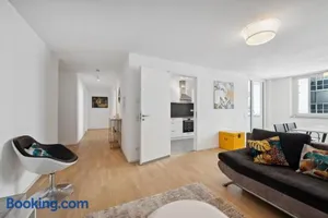 Image of EXQUIS Design 2BR Apartment BAUHAUS I Balkon I Parkplatz I Top-Lage I Mercedes-Benz I Kinderbetten