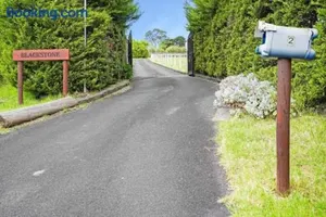 Image of Narre Warren Farm Farm 20 People