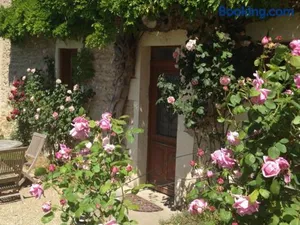Image of Gîte authentique avec piscine partagée, jardin et wifi à Saint-Étienne-de-Vicq - FR-1-489-275