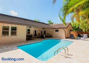 Image of Poolside Miami Paradise with BBQ & Outdoor Lounge