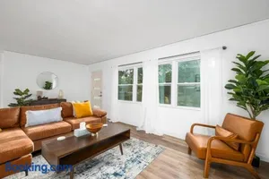 Image of Modern Home Near UF, Stadium - Private Gazebo