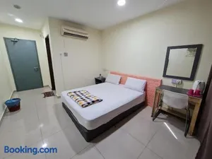 Image of OYO 90442 Newtown Star Hotel