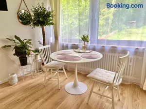 Image of Cronenberger Apartment mit Garten - kontaktloses Einchecken, Netflix, Kingsize-Bett