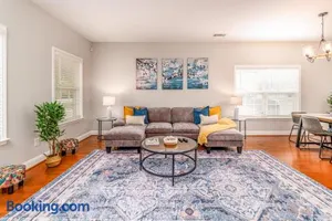 Image of 5BR Casa Hermosa with Pool Access in Mooresville