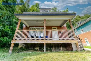Image of Awesome House, 5 minutes to DT, 2 miles to Stadium and Ruby Memorial!