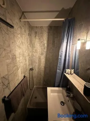 Image of Superbe studio avec piscine ext