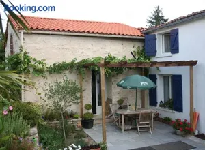 Image of Les Cerisiere