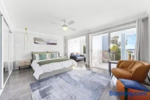 Image of Luxury Waterfront Holiday Home