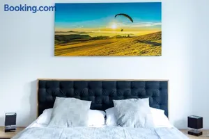 Image of BEST STAY Haus Martina im Herzen der Rhön - 3 einzelbuchbare moderne Wohnungen für 2-8 Personen, Terrasse, Balkon, Garten, Ski und E-Bike Keller, Lounge, freies Wlan, familienfreundlich