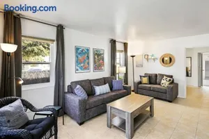 Image of 210 Forty Fourth Street