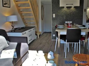 Image of Studio mezzanine renouvé 6 pers, proche commodités et téléski, avec balcon sud/est et casier à ski - FR-1-330-506