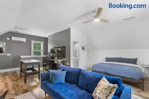 Image of Charming Chic Charleston & DI Loft Getaway