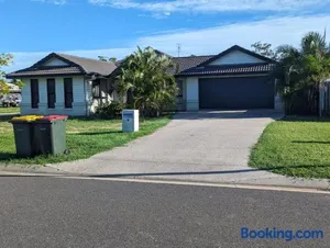 Image of Spacious Entire 4Bedroom House in Gladstone 1 to 8 People can Stay