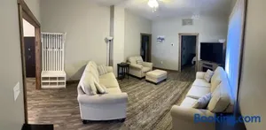 Image of Modern Farmhouse 3 Bed, 2 Bath Apartment, Sleeps 7, Lots of Space, Steps to Downtown, Honeywell & Eagles Theater