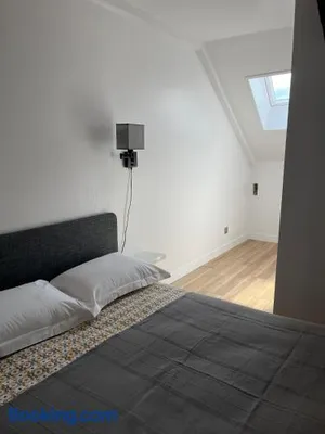 Image of Appartement de la Fontaine à la Tour du Pin hyper centre parking privé