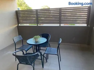Image of Smart Modern Close City/Airport WIFI/Park/Netflix