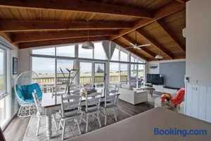 Image of Stunning Waterfront only 10 minutes to Phillip Island - FREE EV UNIT 7kW for electric cars - pet friendly, fireplace FREE WIFI wine & chocolates