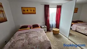 Image of Ferienzimmer bei Thomas - Gemütliches Schlaf- und Wohnzimmer mit modernem Bad