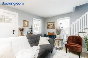 Image of South Bend Serenity: Freshly Renovated 3BR 2mi ND