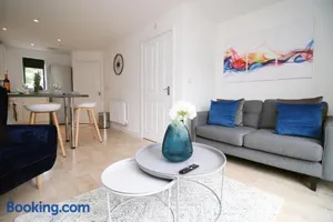 Image of No 2 Marina Walk by SSW - 3BR, Free Parking, close to Marina, City Centre, Beach and M4