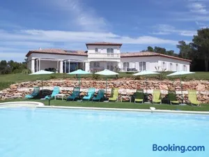 Image of Villa 342 m2 classée 4 étoiles sur 1 ha - Provence