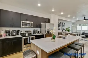 Image of 3 Min to DT - 2 Car Garage - Lux Townhome - King Bed