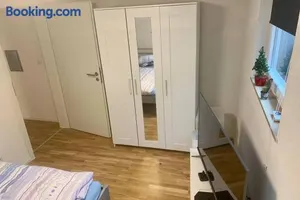 Image of Modernes Studio mit separater Küche