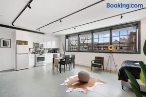 Image of Deluxe Open Concept Loft with Rooftop & Shore Nearby at "Brooklyn Bay Lofts"