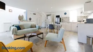 Image of Gîtes de groupes & piscine de la Maison Bleue du Gers