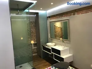 Image of AIRVA: Apartamento Duque de la Victoria