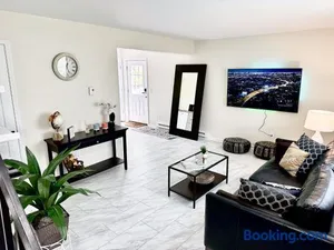 Image of NEW Luxury 2 bedroom Near Airport and I-87 highway & Saratoga Racetrack