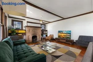 Image of 109 W Magnolia Ave